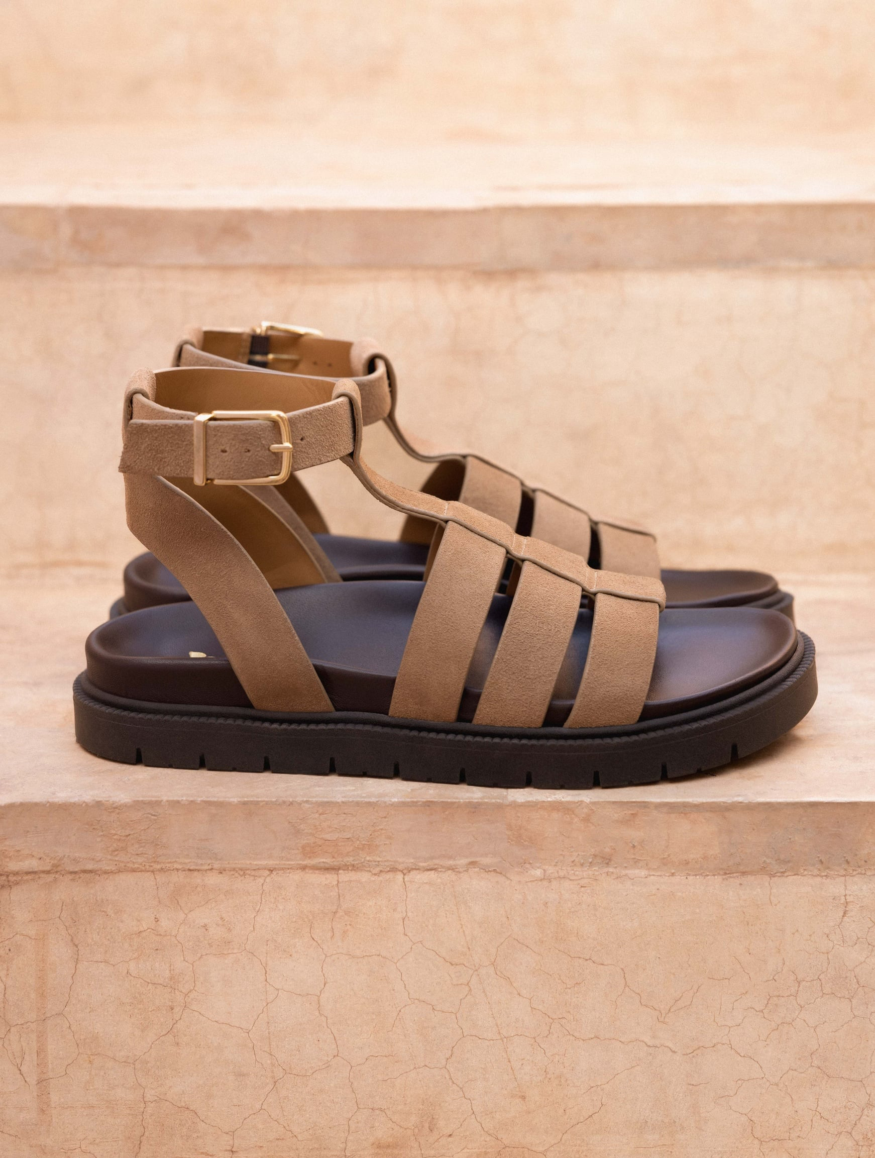 NELLIE — Sandales plates en cuir