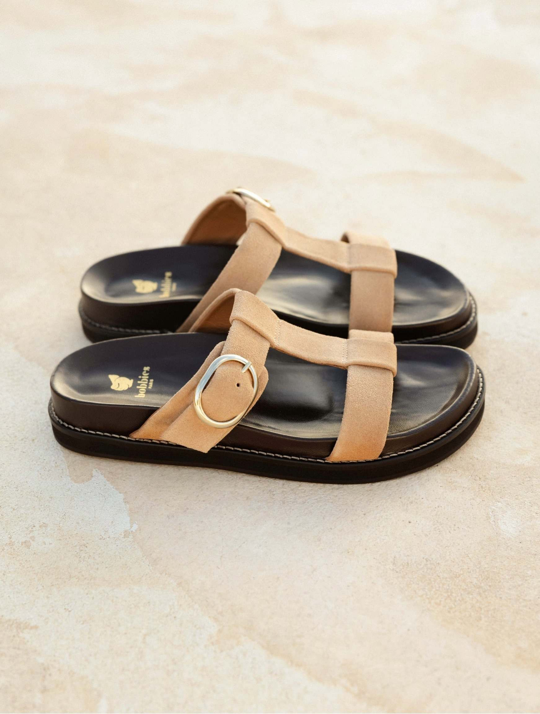 FAJAR — Sandales plates en cuir