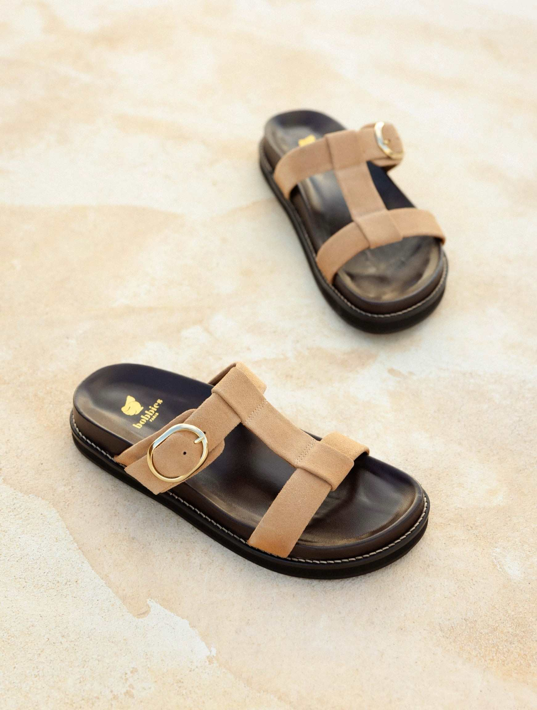 FAJAR — Sandales plates en cuir