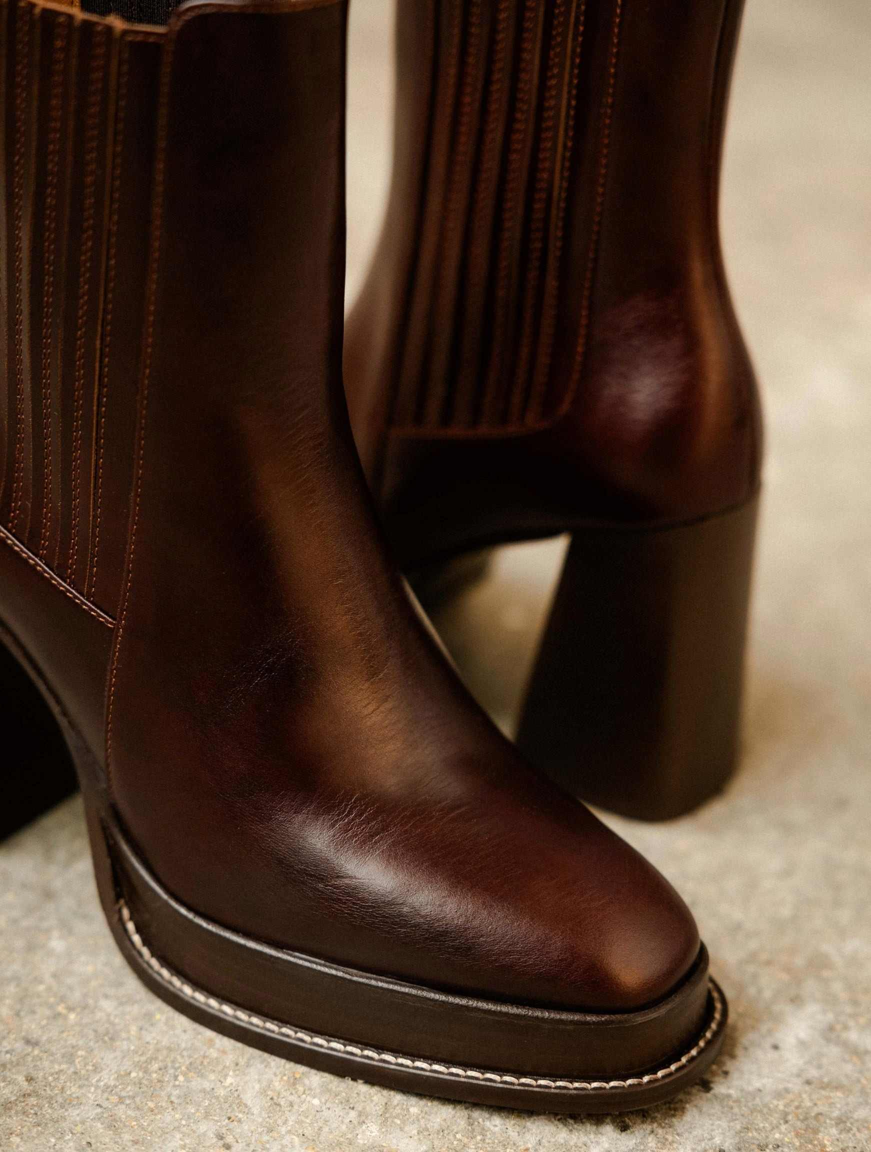 DEVA — Bottines à plateau et talon haut en cuir