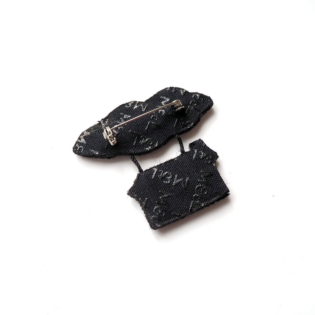 BROCHE MAISON VOLANTE - COLLAB' MAGRITTE